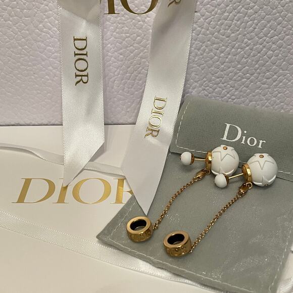 Rare Dior Tribales Earrings | White Matte iPod Drops, Logo Chain, Gift Set, New - Picture 4 of 13
